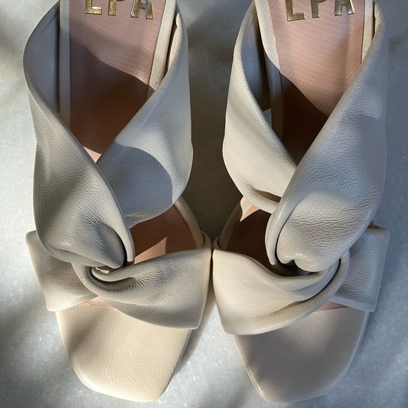 BRAND NEW | REVOLVE x LPA | Soft Twist Leather Sandal Heels in Bone | Size 6 - Picture 5 of 11